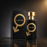 Perfume Lure Her con su caja, frasco negro y dorado